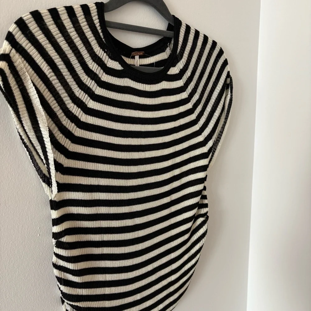 FREE PEOPLE Slinky Baby Tee Black White‎ Striped Combo Size M NWT Bloggers’ Fav!